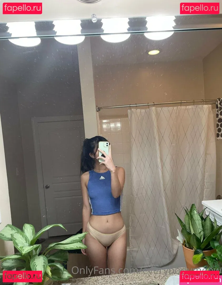 everybodymeow Onlyfans Photo Gallery 