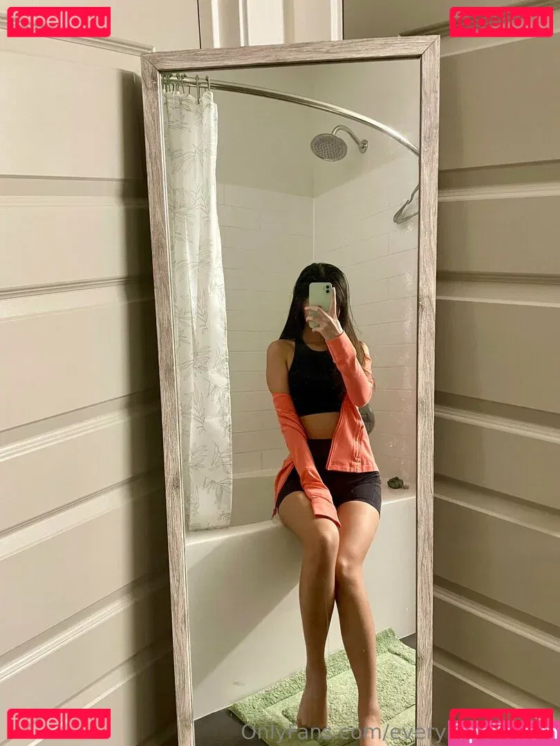 everybodymeow Onlyfans Photo Gallery 