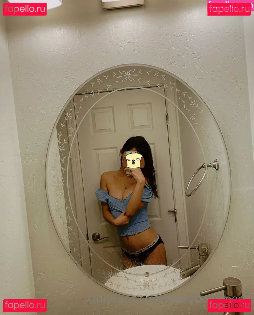 everybodymeow Onlyfans Photo Gallery 