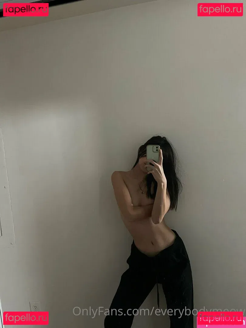 everybodymeow Onlyfans Photo Gallery 