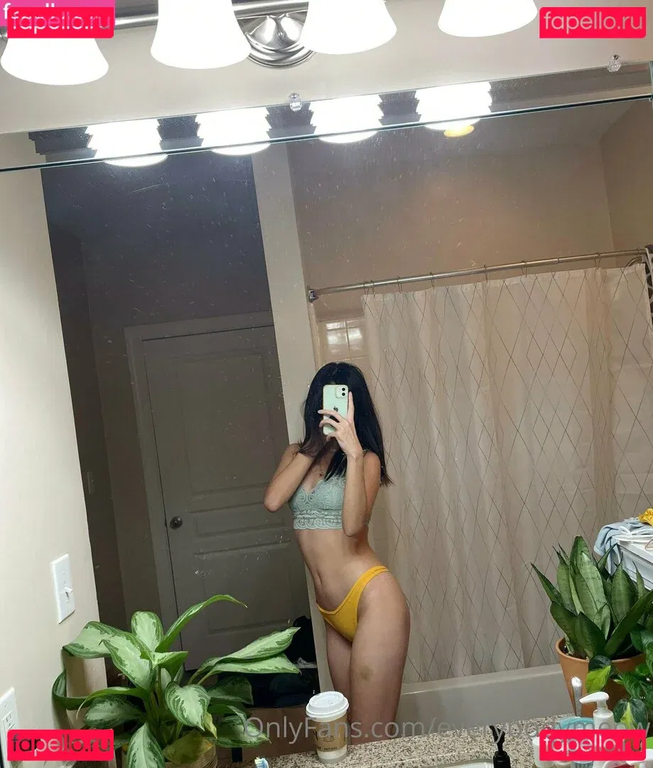 everybodymeow Onlyfans Photo Gallery 