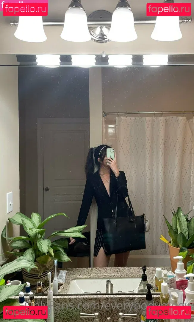 everybodymeow Onlyfans Photo Gallery 