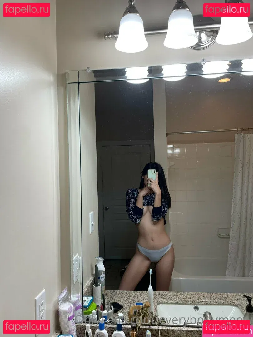 everybodymeow Onlyfans Photo Gallery 