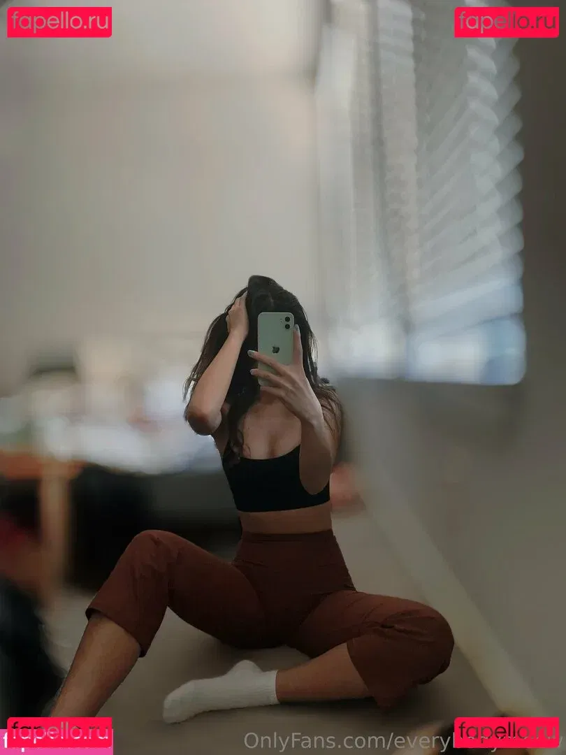 everybodymeow Onlyfans Photo Gallery 