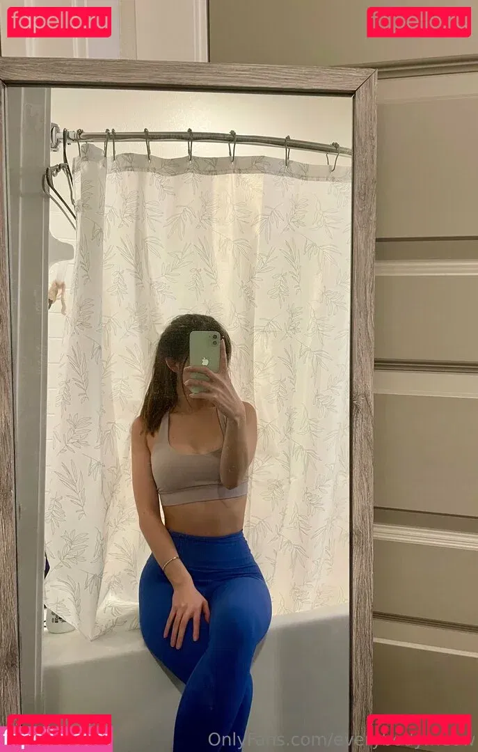 everybodymeow Onlyfans Photo Gallery 