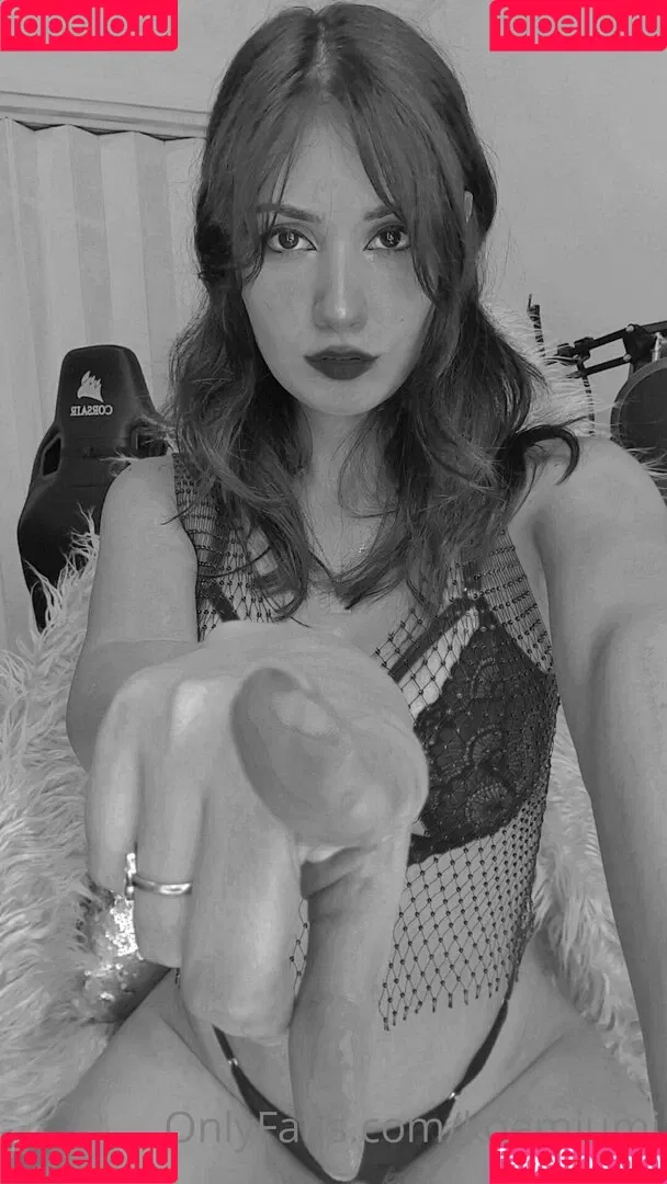 Koemiumi Onlyfans Photo Gallery 