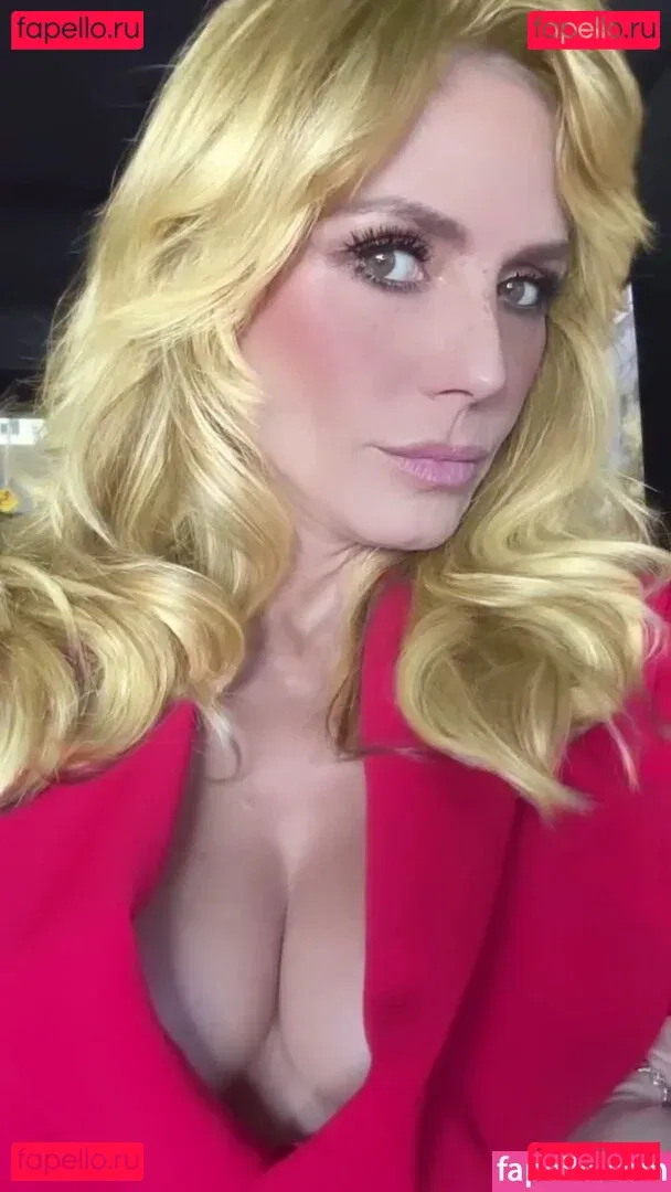 KelliAnn Onlyfans Photo Gallery 