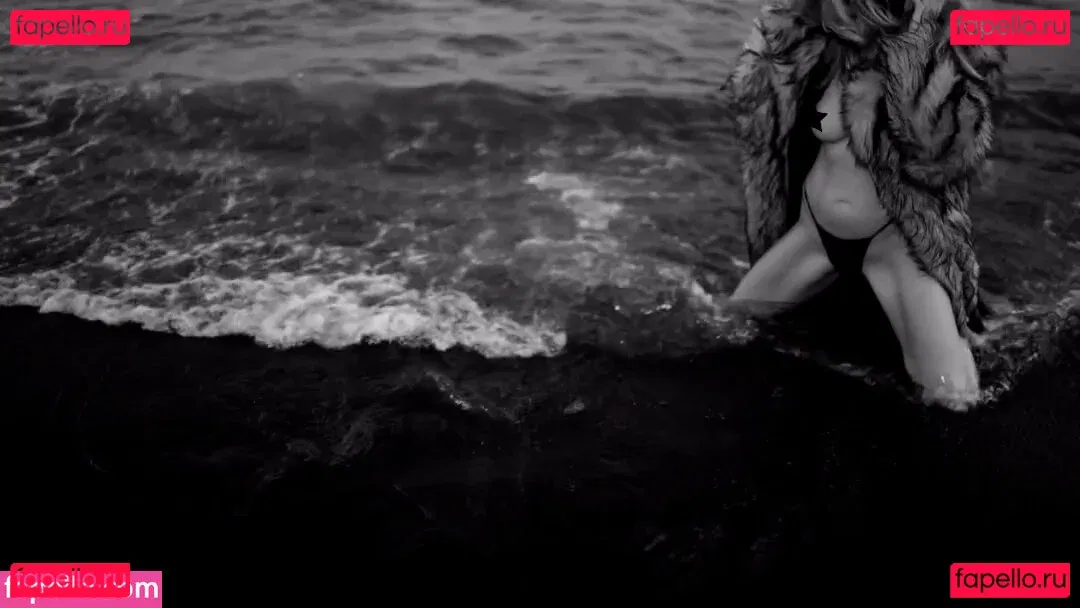 KelliAnn Onlyfans Photo Gallery 