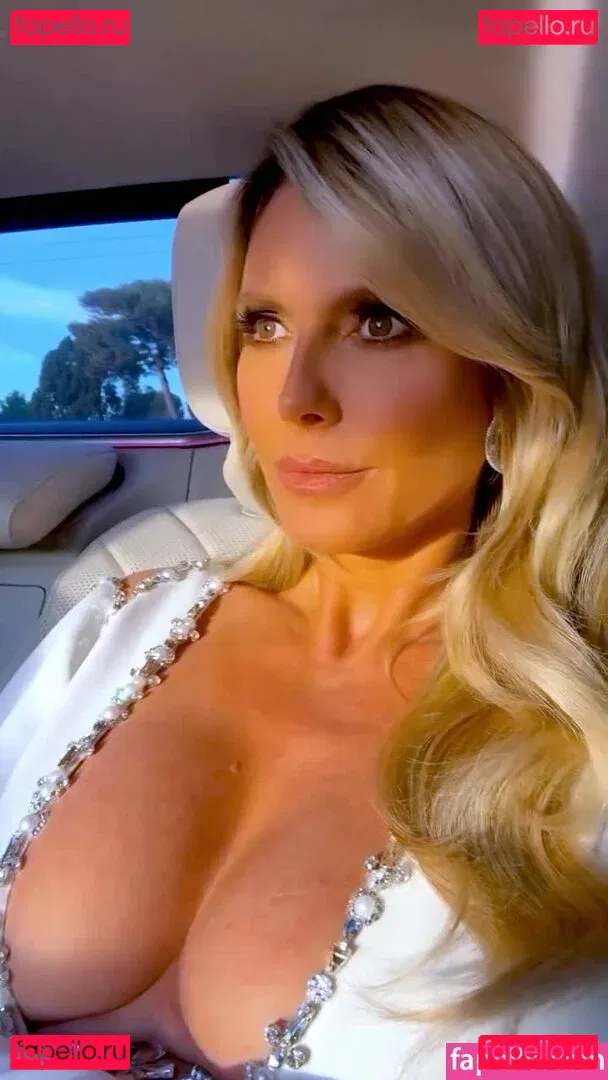 KelliAnn Onlyfans Photo Gallery 