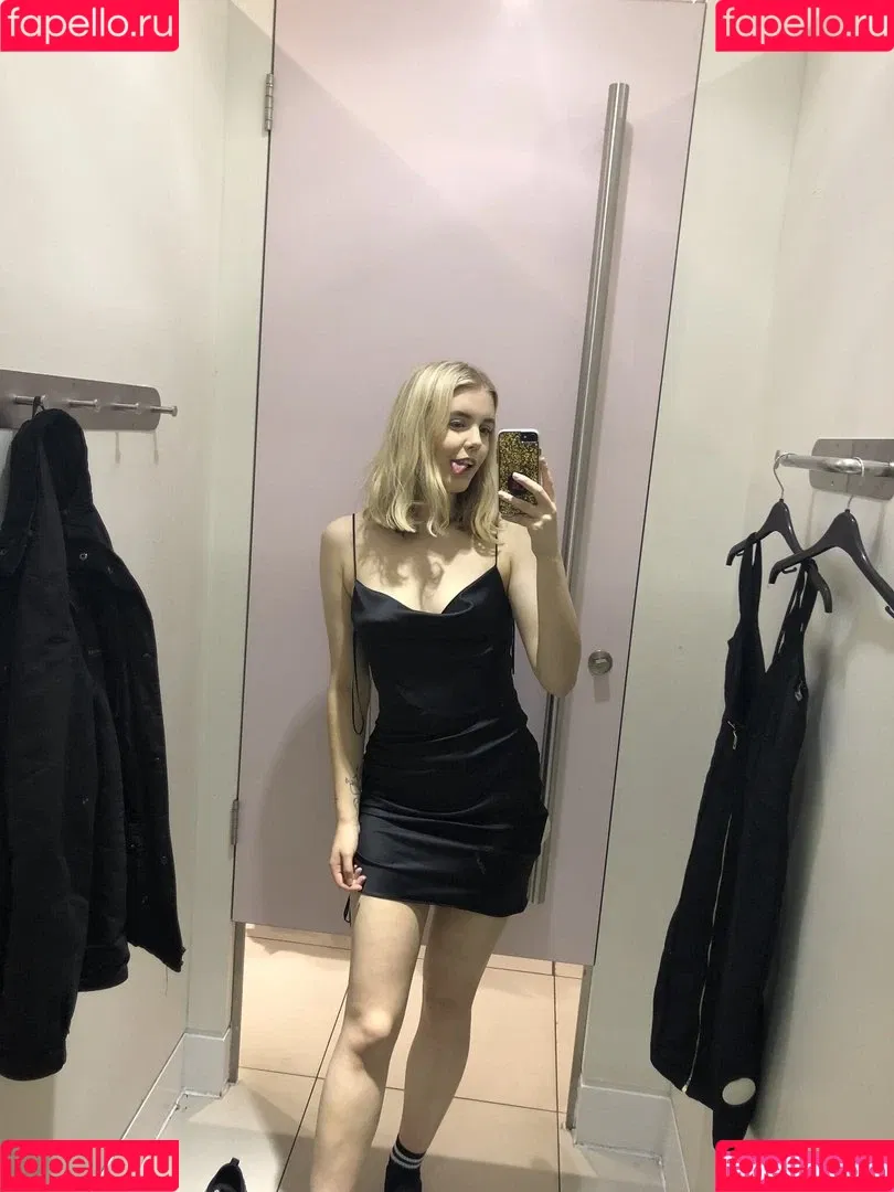 HoxieLoxie Onlyfans Photo Gallery 