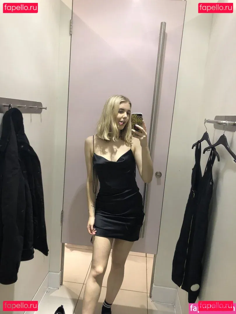 HoxieLoxie Onlyfans Photo Gallery 