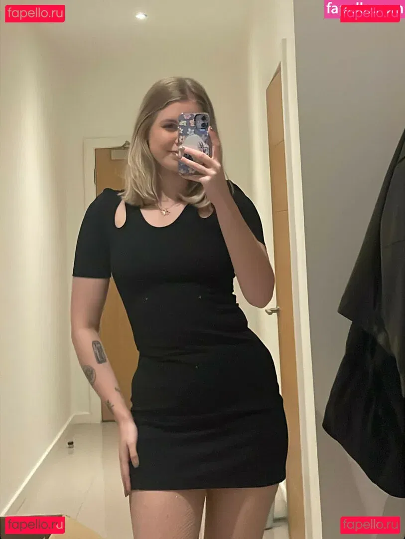 HoxieLoxie Onlyfans Photo Gallery 