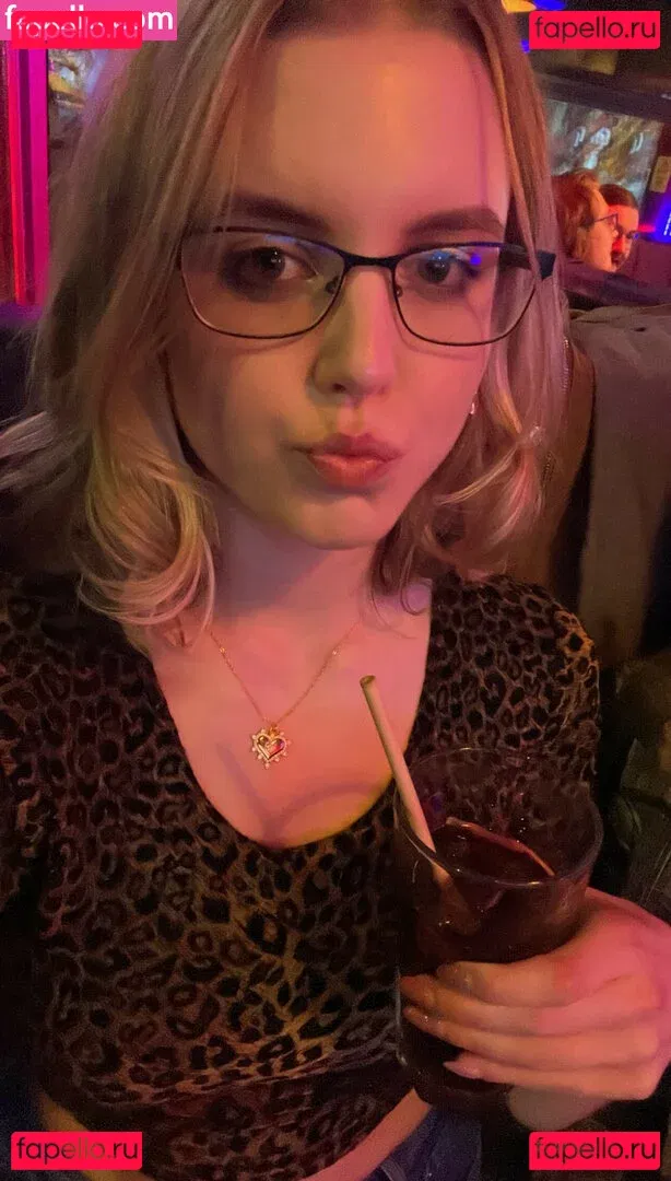 HoxieLoxie Onlyfans Photo Gallery 