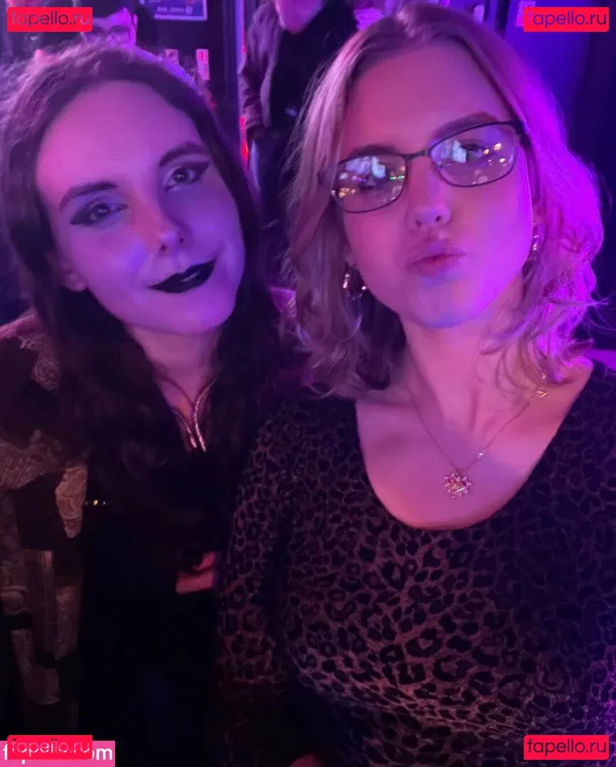 HoxieLoxie Onlyfans Photo Gallery 