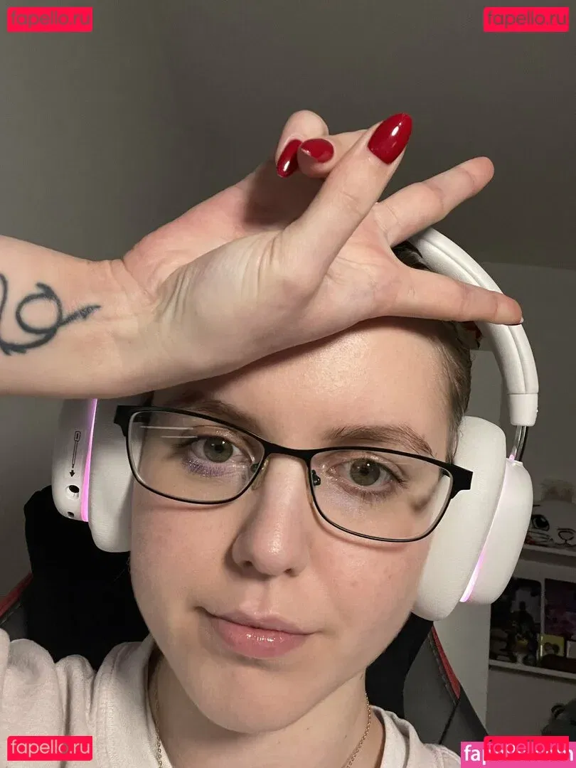 HoxieLoxie Onlyfans Photo Gallery 