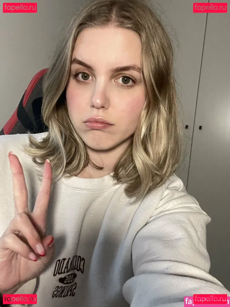 HoxieLoxie Onlyfans Photo Gallery 