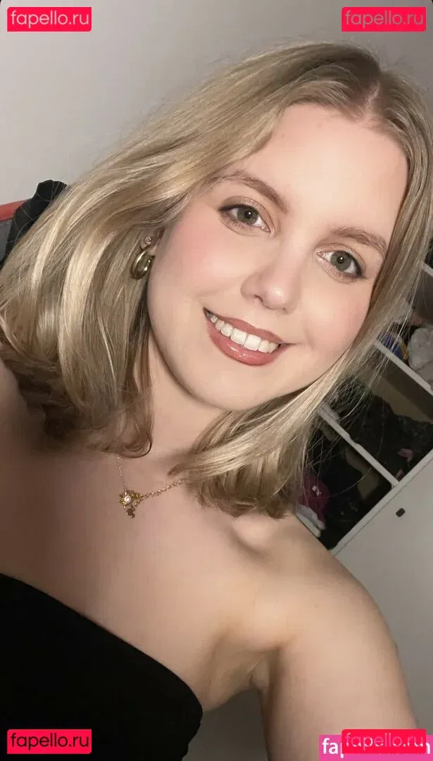 HoxieLoxie Onlyfans Photo Gallery 