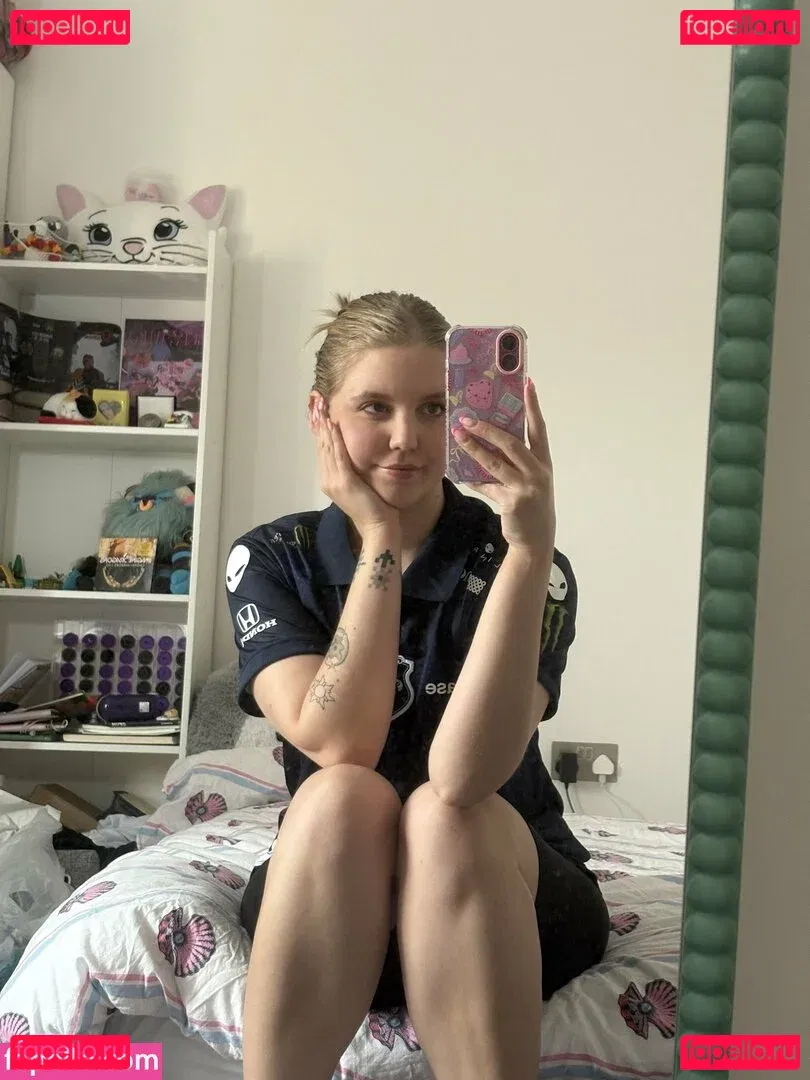 HoxieLoxie Onlyfans Photo Gallery 