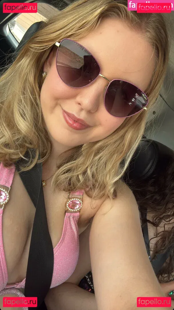 HoxieLoxie Onlyfans Photo Gallery 