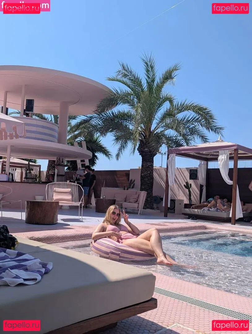 HoxieLoxie Onlyfans Photo Gallery 