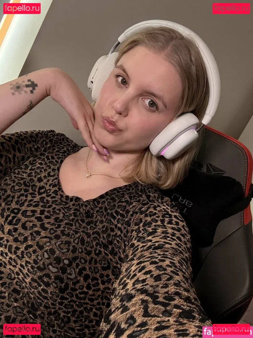 HoxieLoxie Onlyfans Photo Gallery 