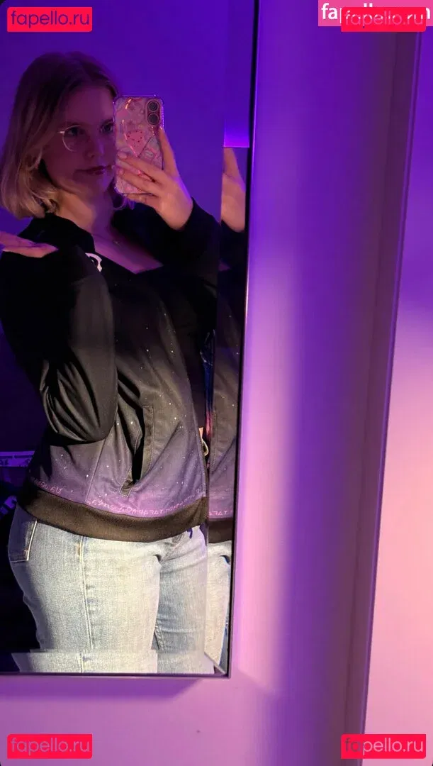 HoxieLoxie Onlyfans Photo Gallery 