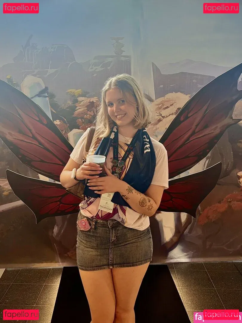 HoxieLoxie Onlyfans Photo Gallery 