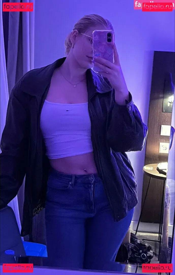 HoxieLoxie Onlyfans Photo Gallery 