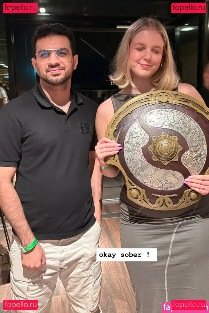 HoxieLoxie Onlyfans Photo Gallery 