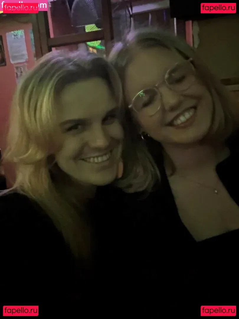 HoxieLoxie Onlyfans Photo Gallery 