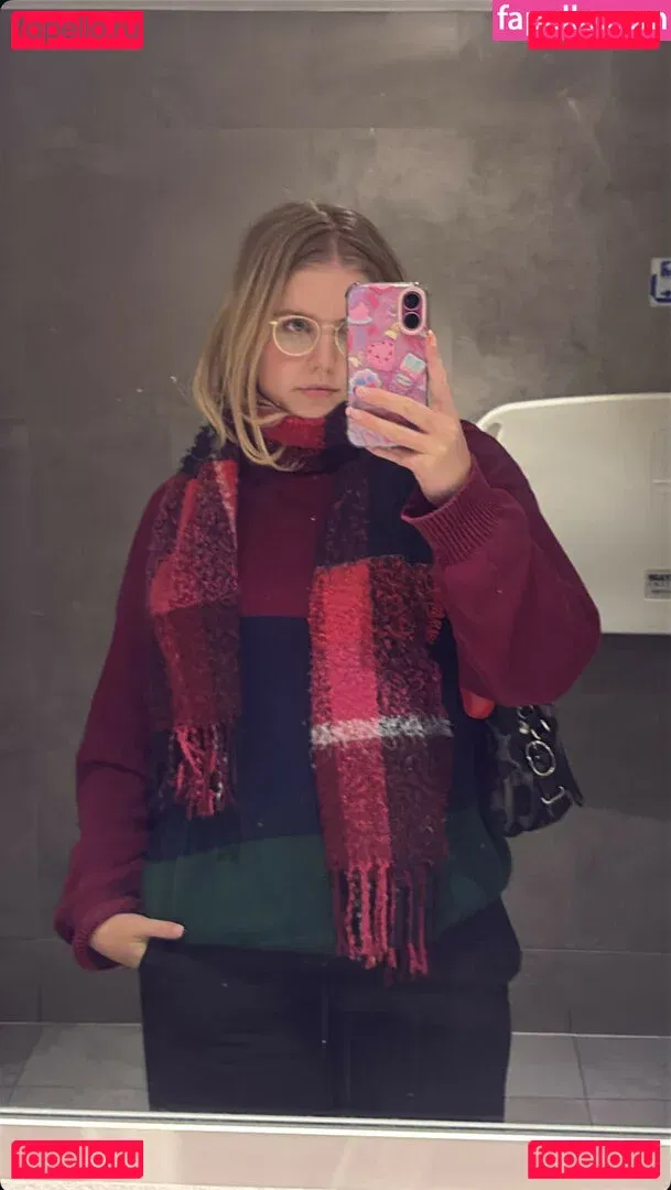 HoxieLoxie Onlyfans Photo Gallery 