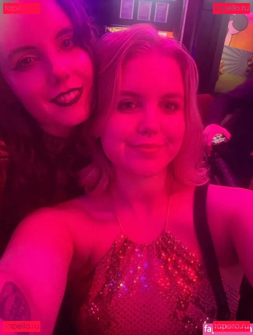 HoxieLoxie Onlyfans Photo Gallery 