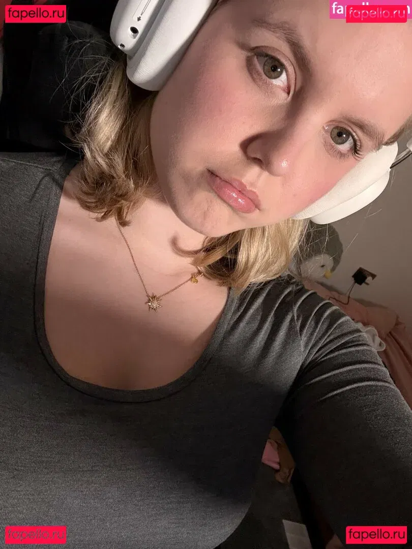 HoxieLoxie Onlyfans Photo Gallery 