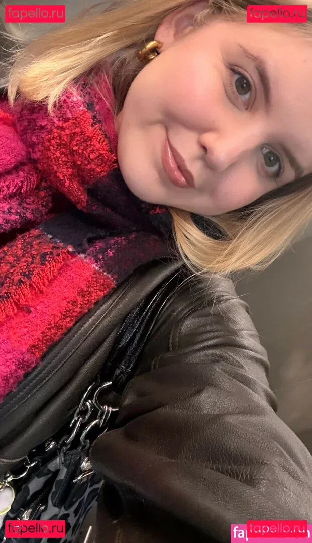 HoxieLoxie Onlyfans Photo Gallery 