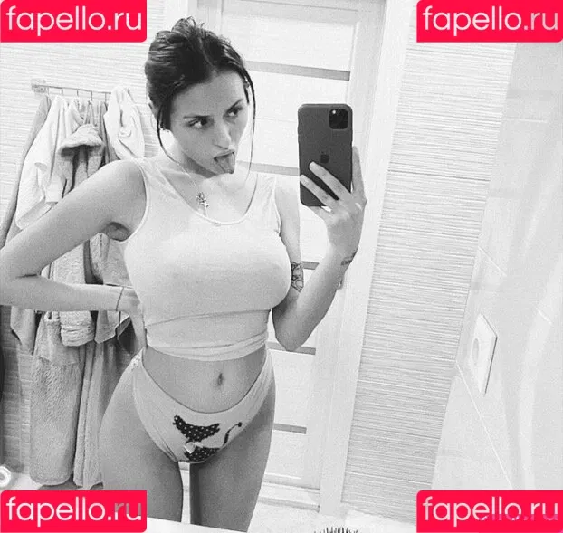 Rita Flores Onlyfans Photo Gallery 