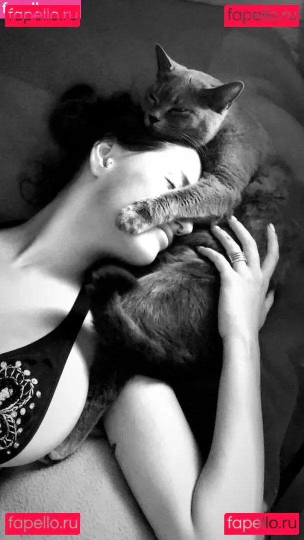 Rita Flores Onlyfans Photo Gallery 