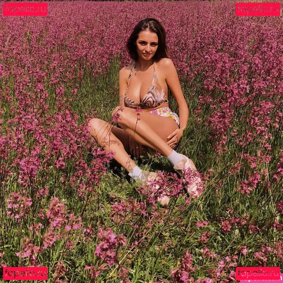 Rita Flores Onlyfans Photo Gallery 