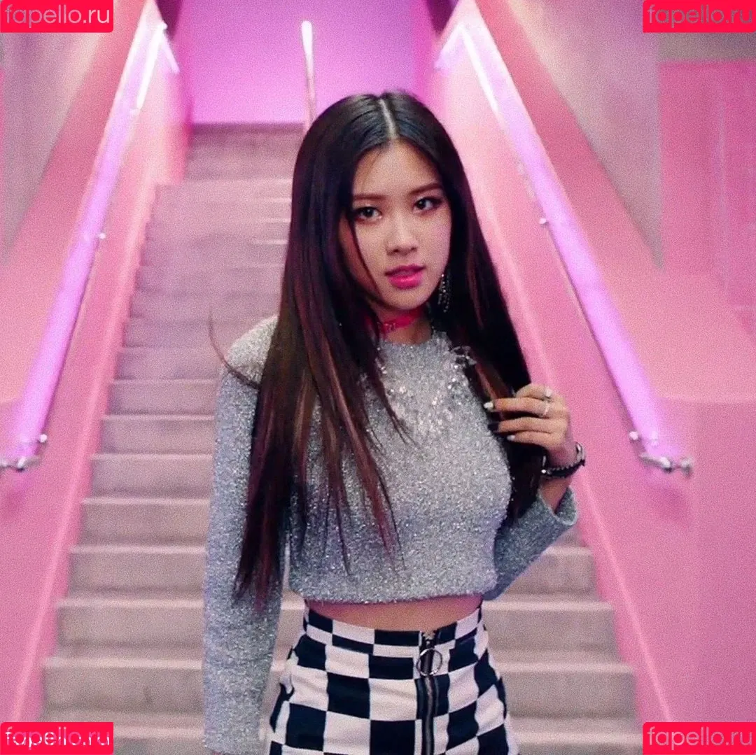 Rosé Onlyfans Photo Gallery 