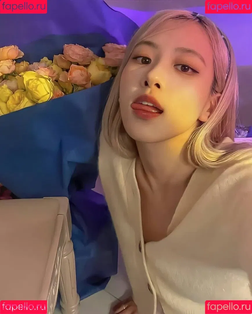 Rosé Onlyfans Photo Gallery 