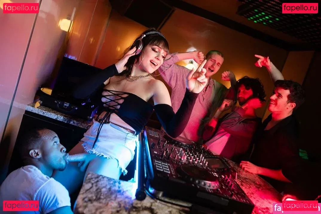 Rana Katana Onlyfans Photo Gallery 