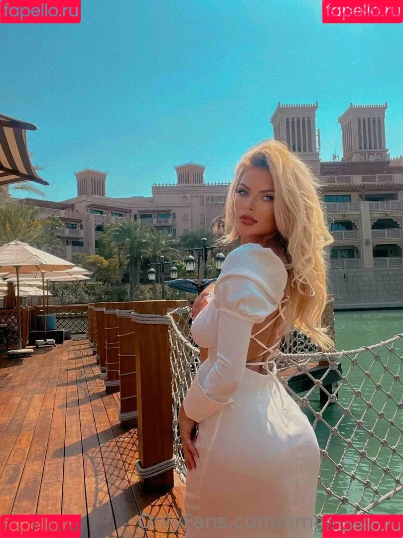 emmilee.xx Onlyfans Photo Gallery 
