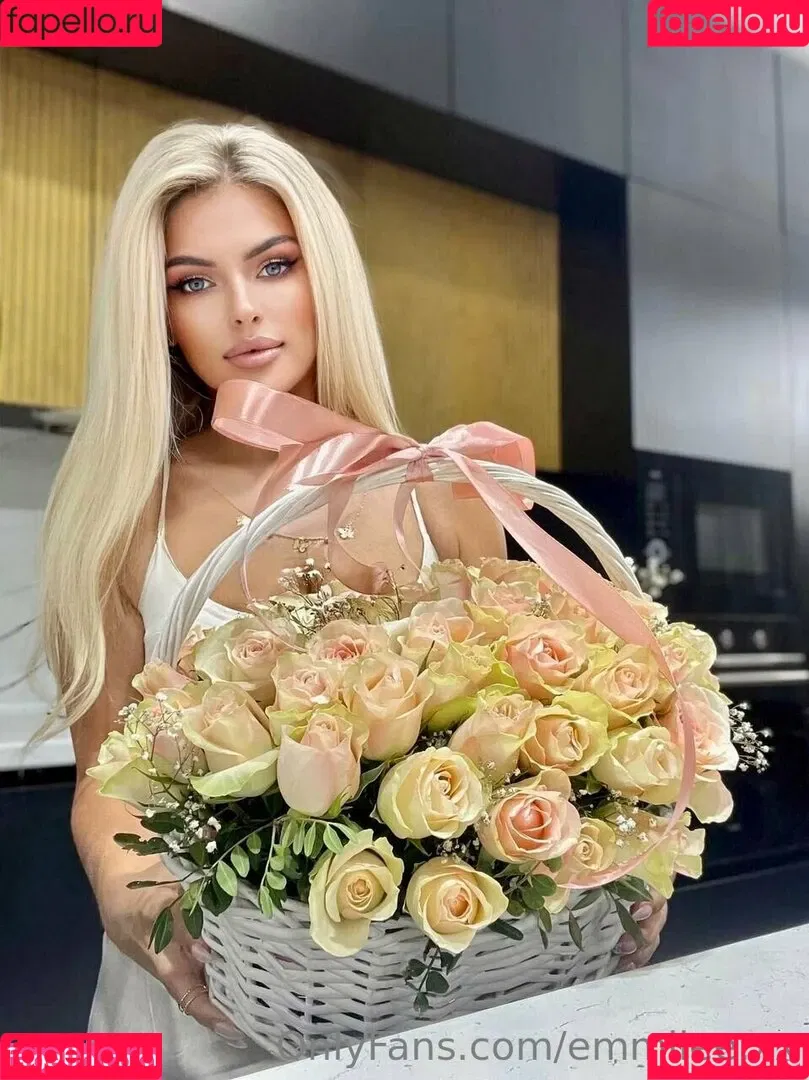 emmilee.xx Onlyfans Photo Gallery 
