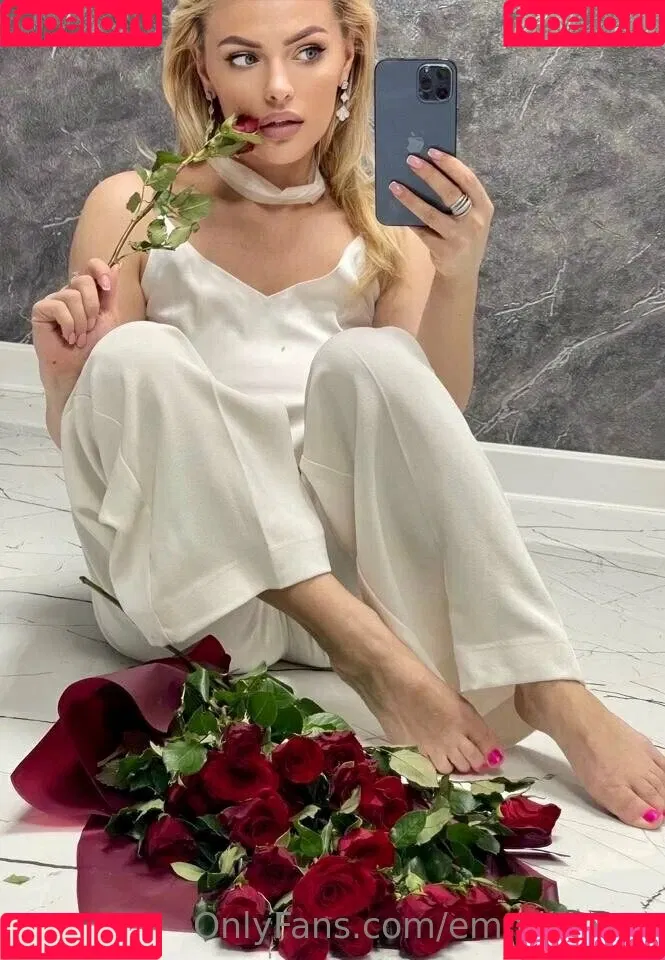 emmilee.xx Onlyfans Photo Gallery 