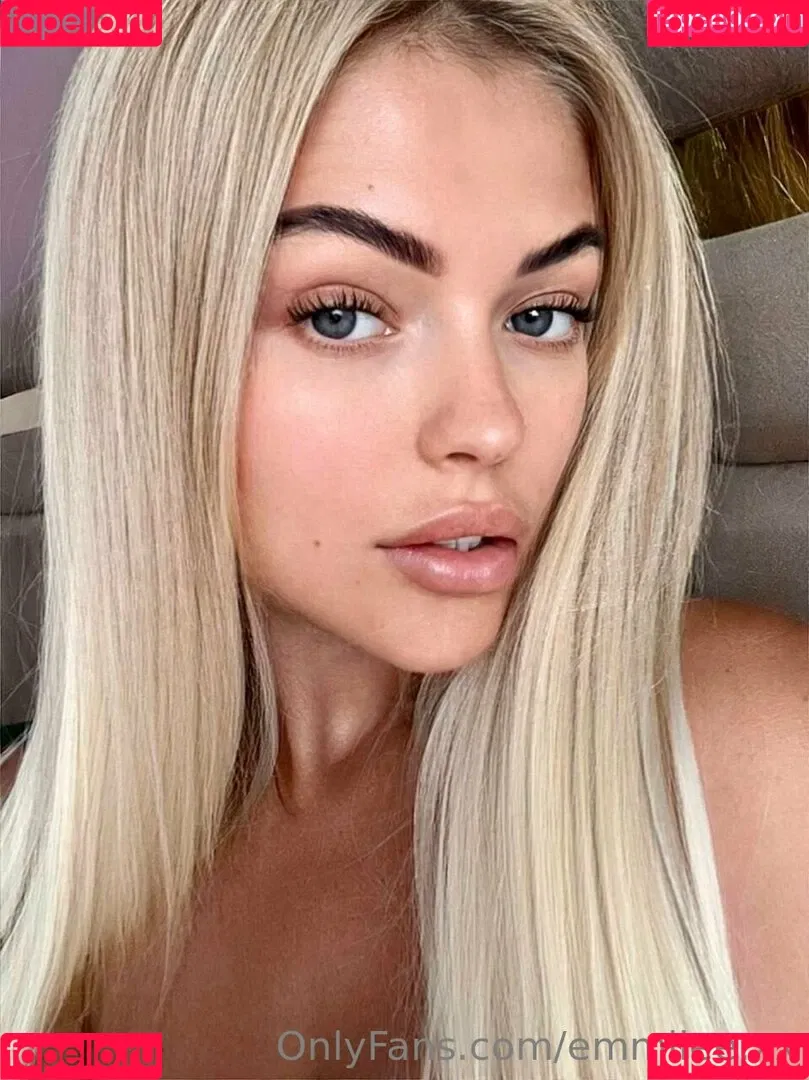 emmilee.xx Onlyfans Photo Gallery 