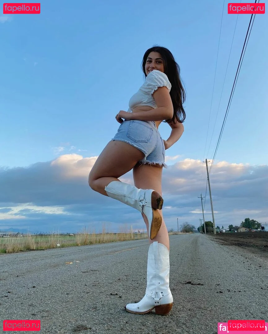 Tay Estrada Onlyfans Photo Gallery 