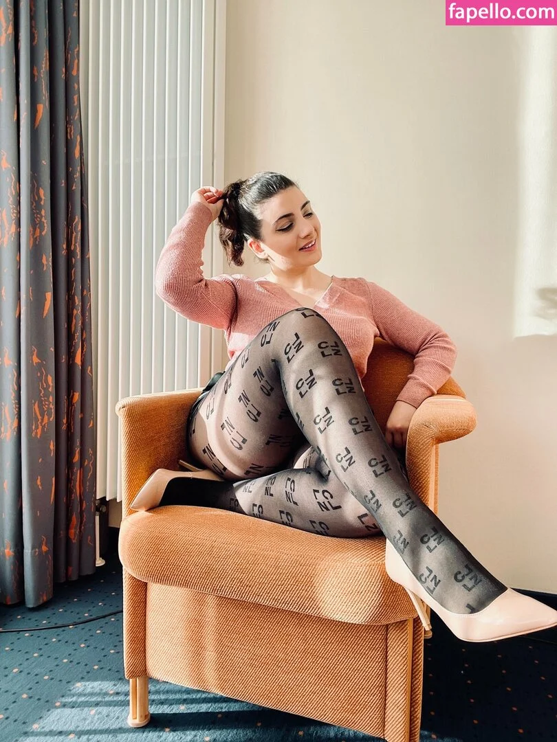 Ana Allabout Onlyfans Photo Gallery 