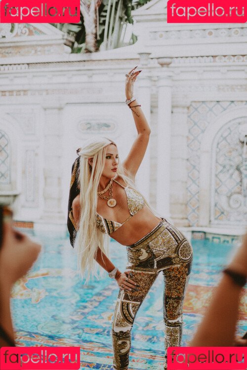 bellathornevip Onlyfans Photo Gallery 