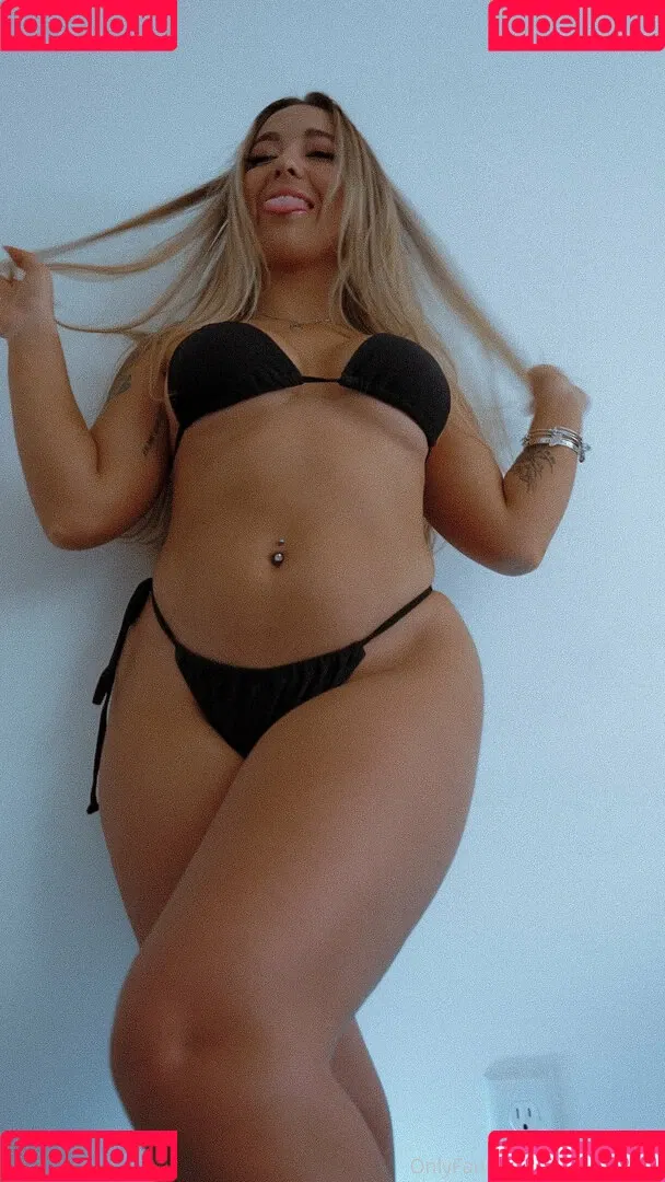 taylorsatomi Onlyfans Photo Gallery 