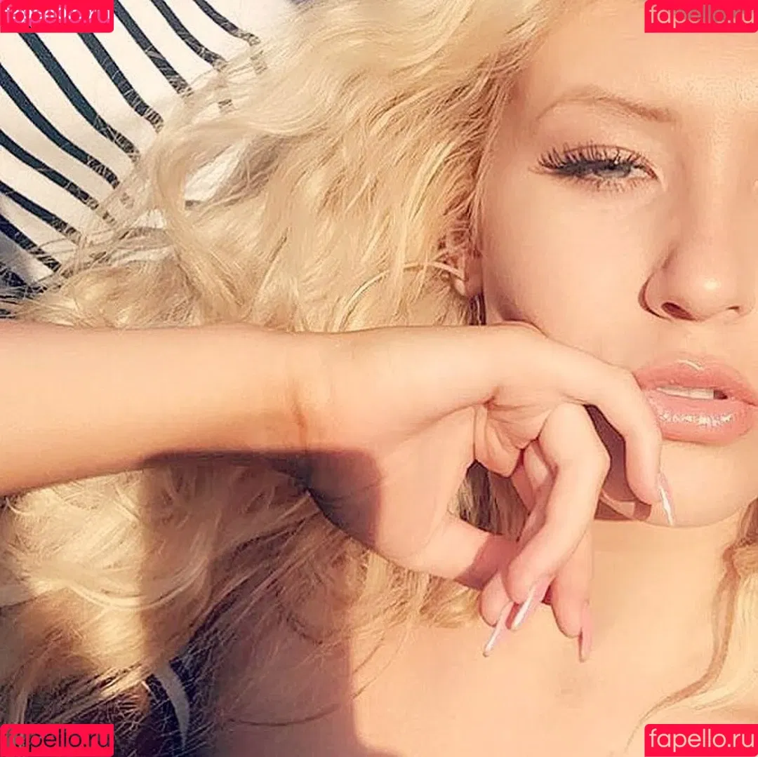 Nikkita Lyons Onlyfans Photo Gallery 