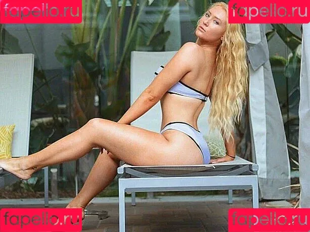 Nikkita Lyons Onlyfans Photo Gallery 